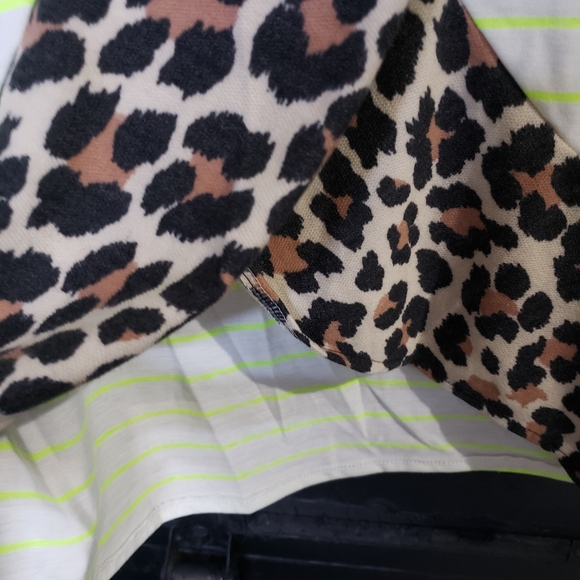 NWOT Mixed Print Blouse - Picture 8 of 9